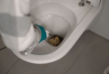 Nguyên nhân gây tắc bồn cầu phổ biến